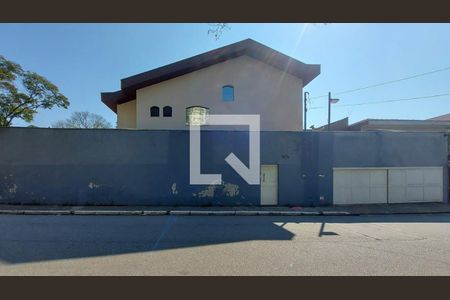 Casa à venda com 600m², 4 quartos e 2 vagas Casa à venda com 600m², 4 quartos e 2 vagasFachada