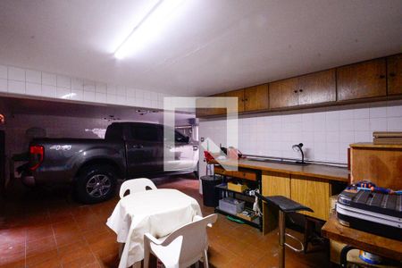 Casa à venda com 600m², 4 quartos e 2 vagas Casa à venda com 600m², 4 quartos e 2 vagasGaragem