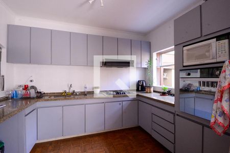 Casa à venda com 600m², 4 quartos e 2 vagas Casa à venda com 600m², 4 quartos e 2 vagasCozinha