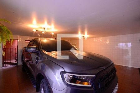 Casa à venda com 600m², 4 quartos e 2 vagas Casa à venda com 600m², 4 quartos e 2 vagasGaragem