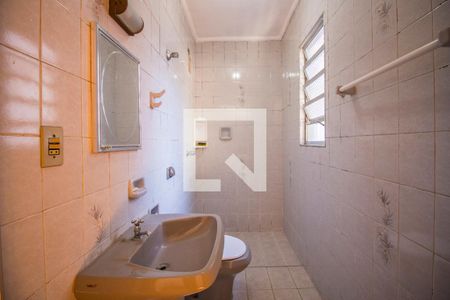 Casa para alugar com 72m², 3 quartos e sem vaga Casa para alugar com 72m², 3 quartos e sem vagaBanheiro