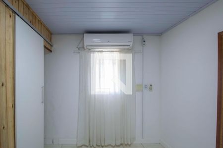 Sala de casa à venda com 2 quartos, 48m² em Guajuviras, Canoas