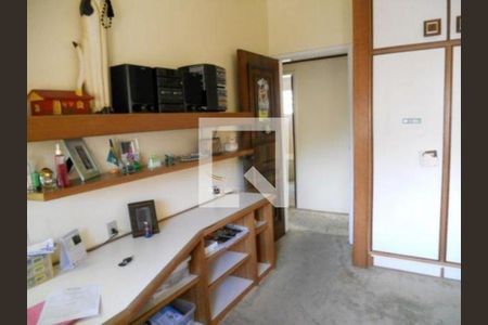 Casa à venda com 4 quartos, 318m² em Três Figueiras, Porto Alegre
