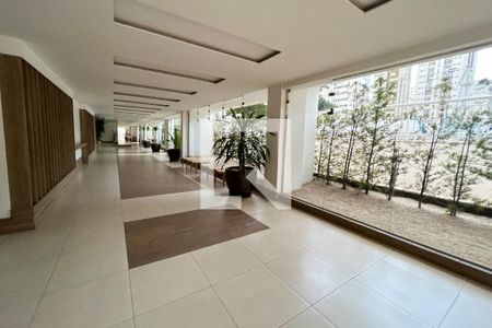 Apartamento à venda com 198m², 4 quartos e 2 vagas Apartamento à venda com 198m², 4 quartos e 2 vagasHall