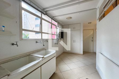 Apartamento à venda com 198m², 4 quartos e 2 vagas Apartamento à venda com 198m², 4 quartos e 2 vagasÁrea de Serviço