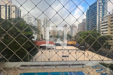 Apartamento à venda com 198m², 4 quartos e 2 vagas Apartamento à venda com 198m², 4 quartos e 2 vagasVista