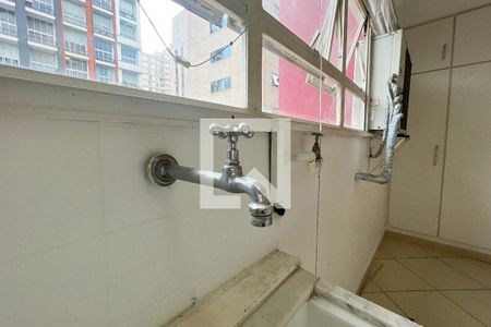 Apartamento à venda com 198m², 4 quartos e 2 vagas Apartamento à venda com 198m², 4 quartos e 2 vagasÁrea de Serviço