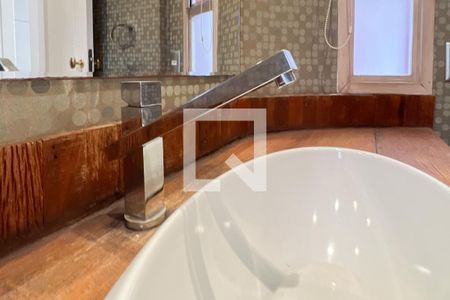 Apartamento à venda com 198m², 4 quartos e 2 vagas Apartamento à venda com 198m², 4 quartos e 2 vagasLavabo