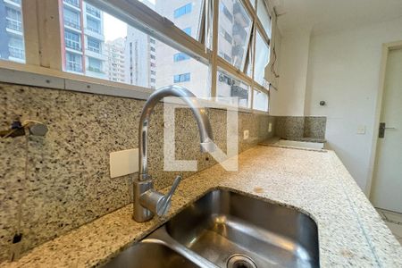 Apartamento à venda com 198m², 4 quartos e 2 vagas Apartamento à venda com 198m², 4 quartos e 2 vagasCozinha