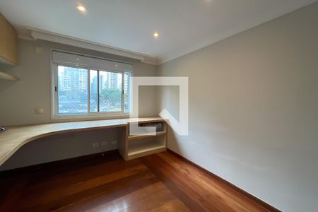 Apartamento à venda com 198m², 4 quartos e 2 vagas Apartamento à venda com 198m², 4 quartos e 2 vagasEscritório