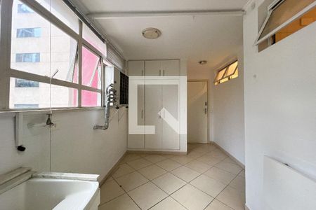 Apartamento à venda com 198m², 4 quartos e 2 vagas Apartamento à venda com 198m², 4 quartos e 2 vagasÁrea de Serviço