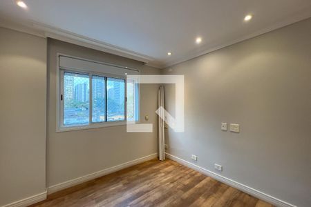 Apartamento à venda com 198m², 4 quartos e 2 vagas Apartamento à venda com 198m², 4 quartos e 2 vagasSuíte