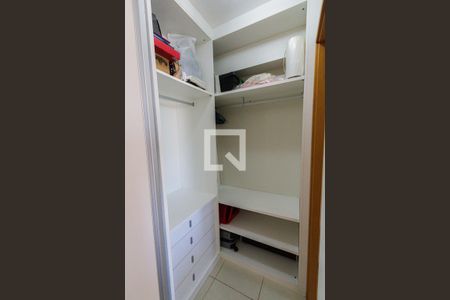 Closet da Suíte de apartamento para alugar com 2 quartos, 68m² em Barra Olímpica, Rio de Janeiro