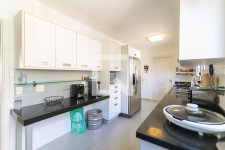 Apartamento para alugar com 170m², 3 quartos e 3 vagas Apartamento para alugar com 170m², 3 quartos e 3 vagasCozinha