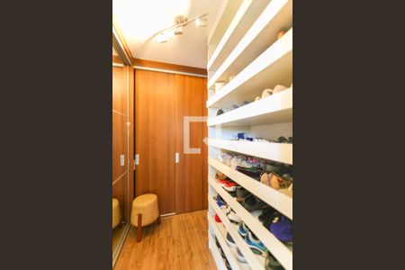 Apartamento para alugar com 170m², 3 quartos e 3 vagas Apartamento para alugar com 170m², 3 quartos e 3 vagasCloset da suíte