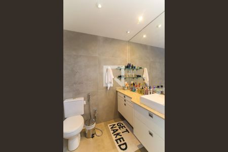 Apartamento para alugar com 170m², 3 quartos e 3 vagas Apartamento para alugar com 170m², 3 quartos e 3 vagasBanheiro da Suíte 1