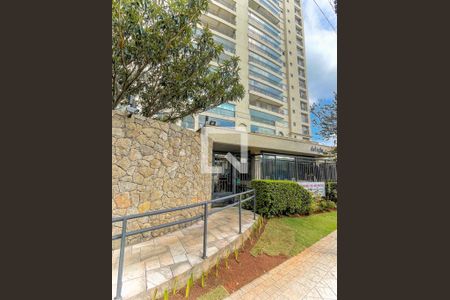 Apartamento para alugar com 170m², 3 quartos e 3 vagas Apartamento para alugar com 170m², 3 quartos e 3 vagasFachada