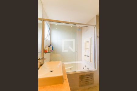 Apartamento para alugar com 170m², 3 quartos e 3 vagas Apartamento para alugar com 170m², 3 quartos e 3 vagasBanheiro da Suíte 1