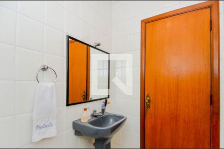 Casa à venda com 225m², 3 quartos e 8 vagasLavabo