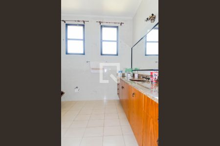 Casa à venda com 225m², 3 quartos e 8 vagasBanheiro Social