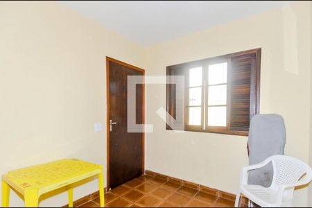 Casa à venda com 225m², 3 quartos e 8 vagasQuarto de Serviço