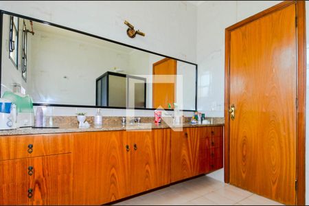 Casa à venda com 225m², 3 quartos e 8 vagasBanheiro Social