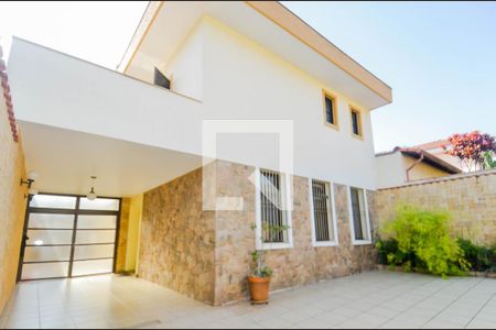 Casa à venda com 225m², 3 quartos e 8 vagasGaragem