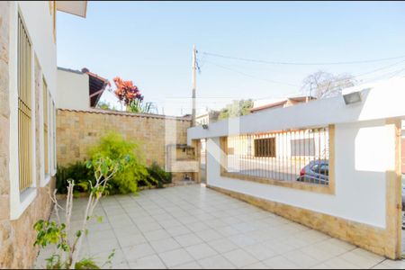 Casa à venda com 225m², 3 quartos e 8 vagasGaragem