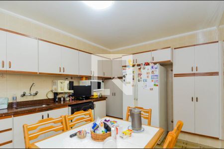 Casa à venda com 225m², 3 quartos e 8 vagasCozinha