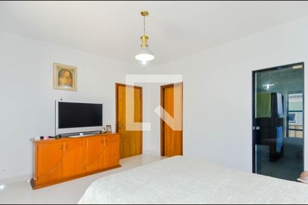 Casa à venda com 225m², 3 quartos e 8 vagasSuíte