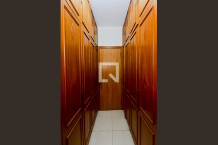 Casa à venda com 225m², 3 quartos e 8 vagasCloset da Suíte