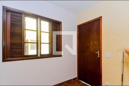 Casa à venda com 225m², 3 quartos e 8 vagasQuarto de Serviço