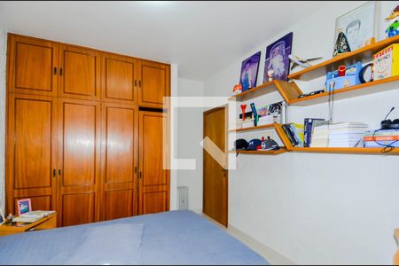 Casa à venda com 225m², 3 quartos e 8 vagasQuarto 2