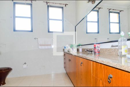 Casa à venda com 225m², 3 quartos e 8 vagasBanheiro Social