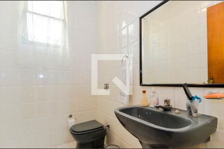 Casa à venda com 225m², 3 quartos e 8 vagasLavabo