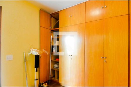 Casa à venda com 225m², 3 quartos e 8 vagasQuarto de Serviço