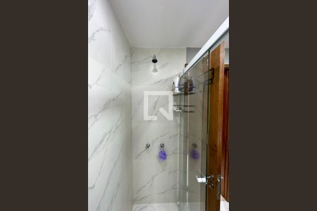 Banheiro de kitnet/studio para alugar com 1 quarto, 21m² em Copacabana, Rio de Janeiro