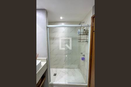 Banheiro de kitnet/studio para alugar com 1 quarto, 21m² em Copacabana, Rio de Janeiro