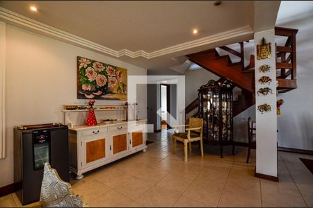 Sala de casa de condomínio para alugar com 5 quartos, 460m² em Mata Paca, Niterói
