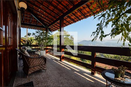 Varanda  de casa de condomínio para alugar com 5 quartos, 460m² em Mata Paca, Niterói