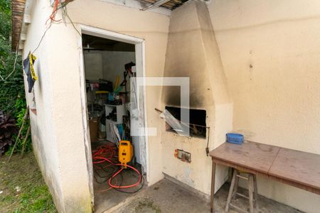 Casa à venda com 180m², 4 quartos e 1 vaga Casa à venda com 180m², 4 quartos e 1 vagaChurrasqueira