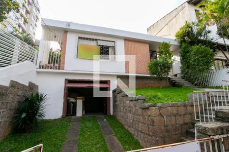 Casa à venda com 180m², 4 quartos e 1 vaga Casa à venda com 180m², 4 quartos e 1 vagaFachada