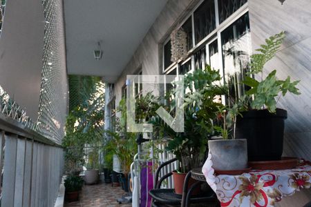 Apartamento à venda com 113m², 3 quartos e 2 vagas Apartamento à venda com 113m², 3 quartos e 2 vagasVaranda