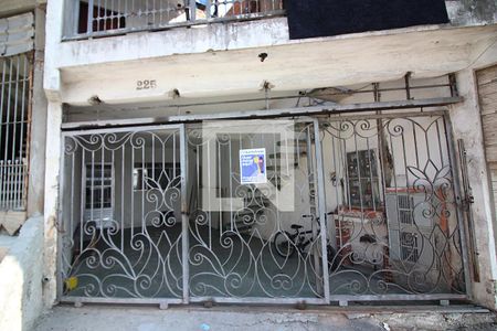 Casa para alugar com 140m², 4 quartos e 1 vagaFachada