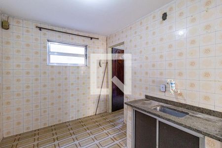 Cozinha de apartamento para alugar com 3 quartos, 56m² em Conjunto Habitacional Presidente Castelo Branco, Carapicuíba
