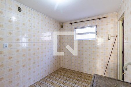 Cozinha de apartamento para alugar com 3 quartos, 56m² em Conjunto Habitacional Presidente Castelo Branco, Carapicuíba