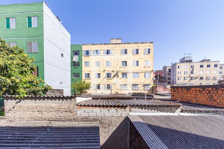 Vista Quarto 1 de apartamento para alugar com 3 quartos, 56m² em Conjunto Habitacional Presidente Castelo Branco, Carapicuíba