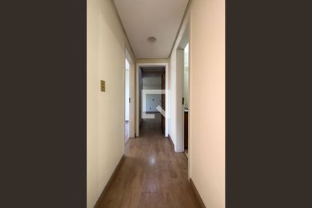 Apartamento à venda com 244m², 4 quartos e 2 vagas Apartamento à venda com 244m², 4 quartos e 2 vagasCorredor