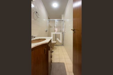 Apartamento à venda com 244m², 4 quartos e 2 vagas Apartamento à venda com 244m², 4 quartos e 2 vagasBanheiro Social