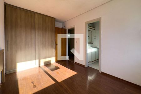 Apartamento à venda com 244m², 4 quartos e 2 vagas Apartamento à venda com 244m², 4 quartos e 2 vagasQuarto 3 - Suíte